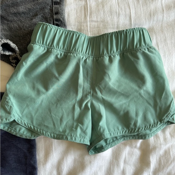 Old Navy, Girls Summer Shorts BUNDLE of 3, size 5T - Picture 6 of 7